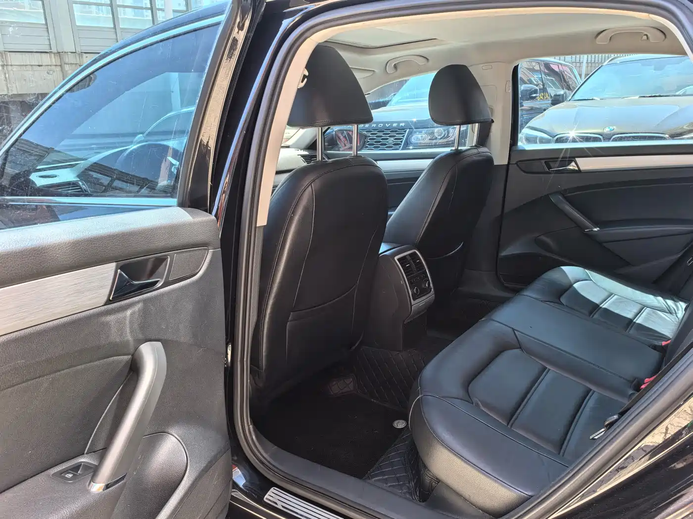 Volkswagen Passat 2015 1.8TSI DSG Honor Edition фото 10