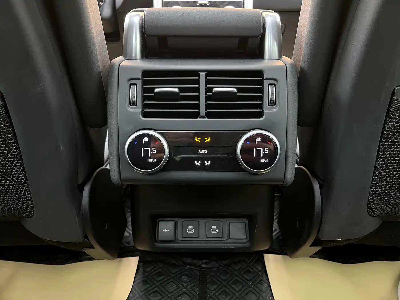 Land Rover Discovery 2024 Model 360PS S фото 30