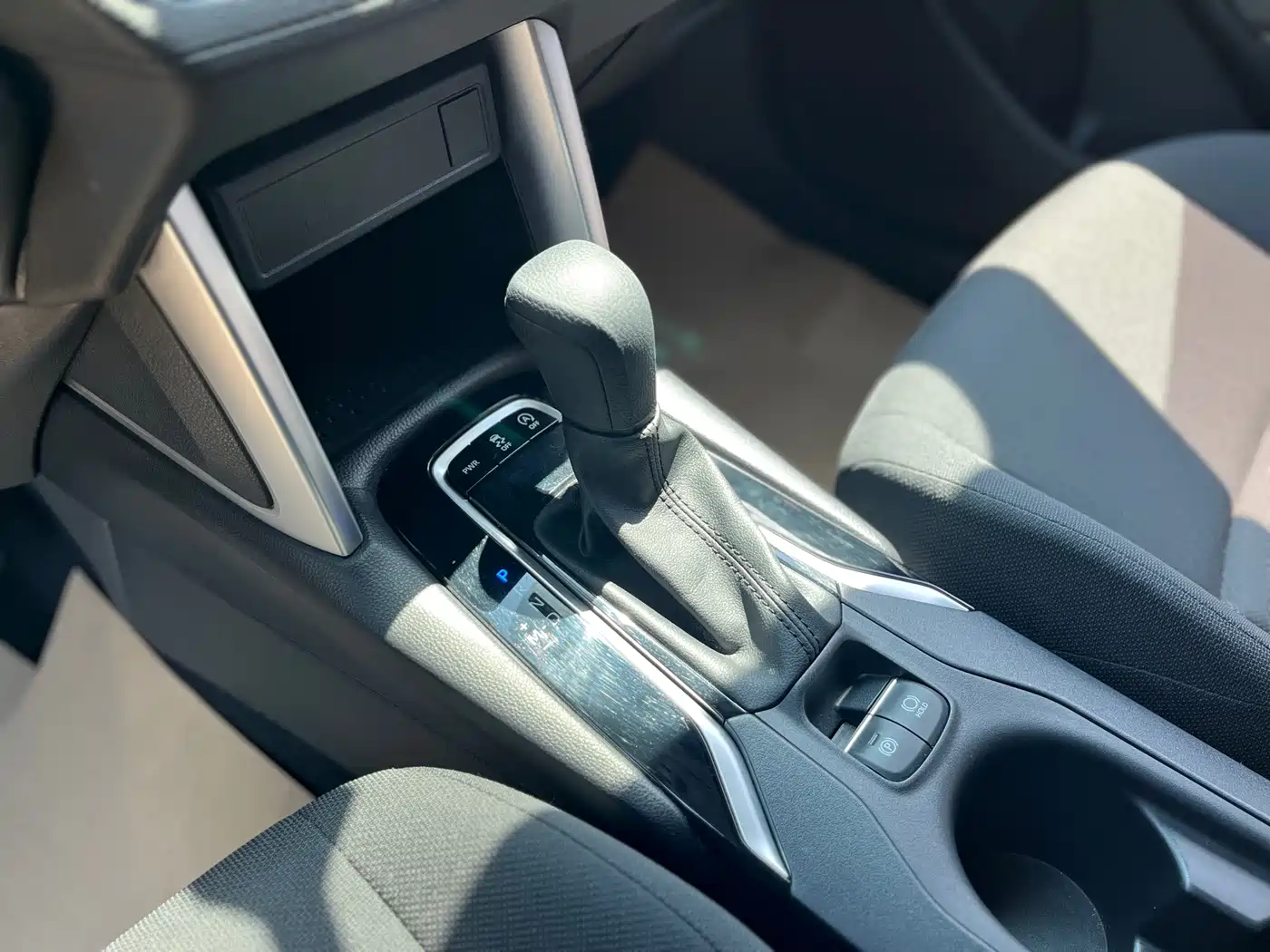 Toyota Frontlander 2022 2.0L CVT Elite фото 12