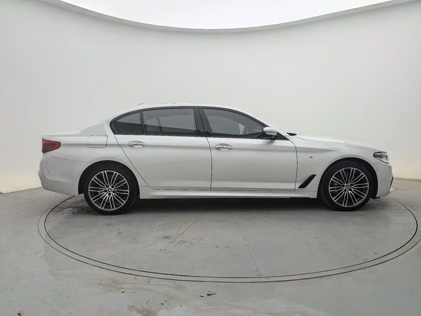 BMW 5 Series 2018 530Li Premium M Sport Package фото 7