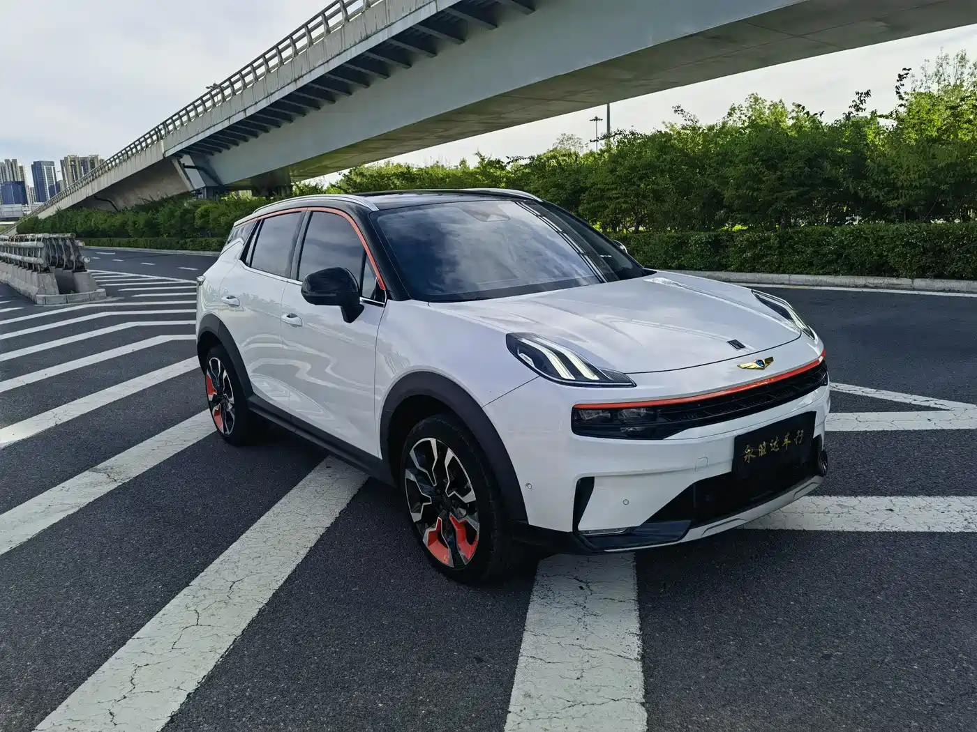 Lynk & Co 06 2020 1.5T Halo фото 3