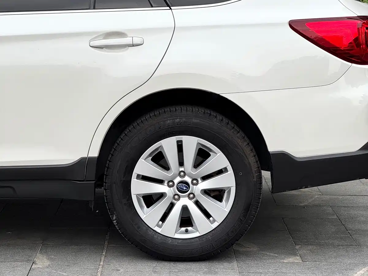 Subaru Outback 2015 2.5i Luxury Navigation Edition фото 7