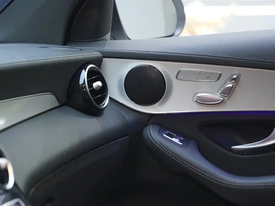 Mercedes-Benz GLC Coupe 2020 GLC 260 4MATIC Coupe SUV фото 20