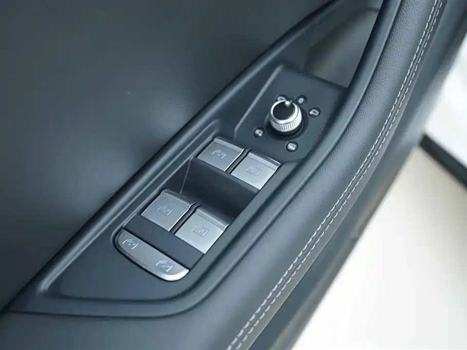 Audi A4L 2024 40 TFSI Luxury Dynamic фото 11