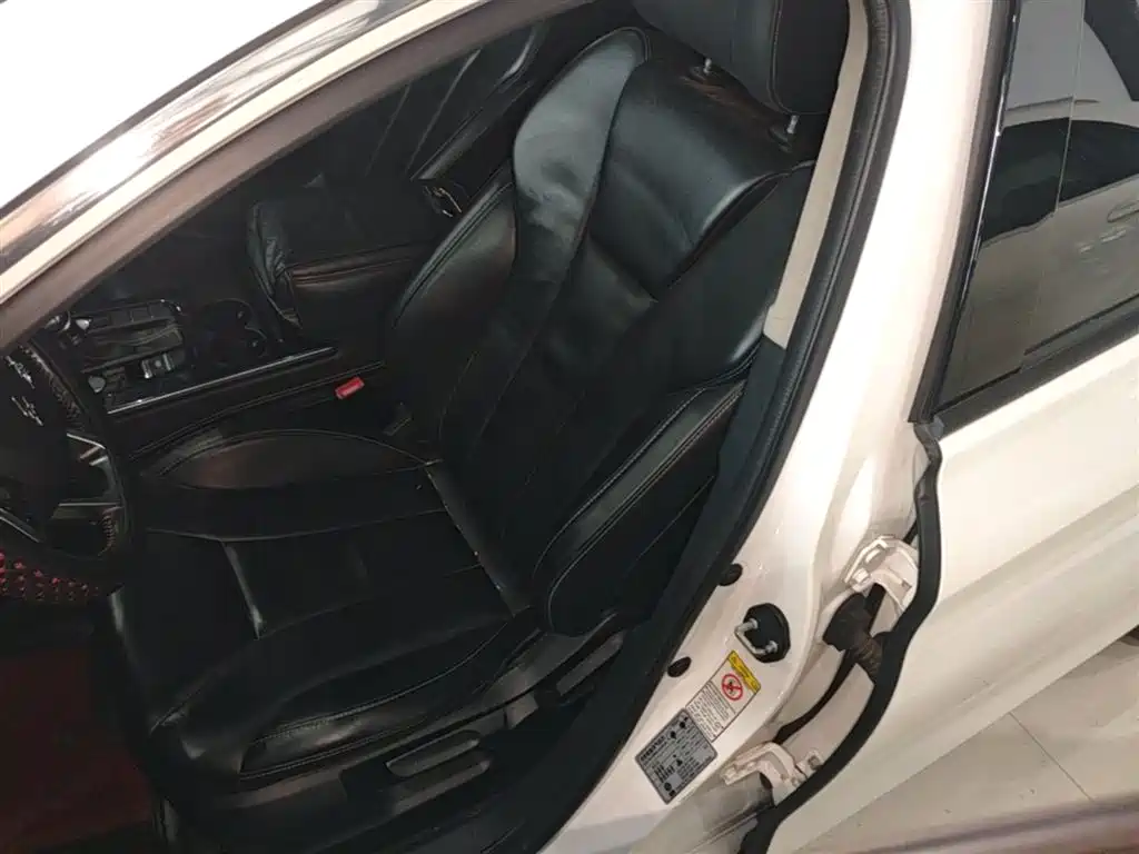Hongqi H5 2018 30TD Dynamic Edition фото 15