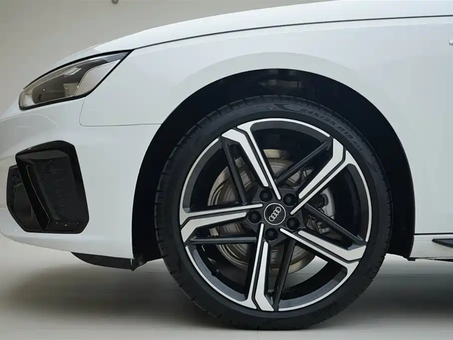Audi A4L 2024 40 TFSI Luxury Dynamic фото 15