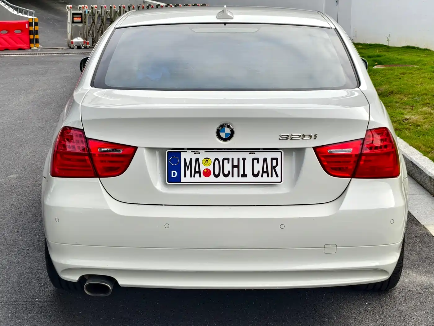 BMW 3 Series 2012 320i Luxury фото 9
