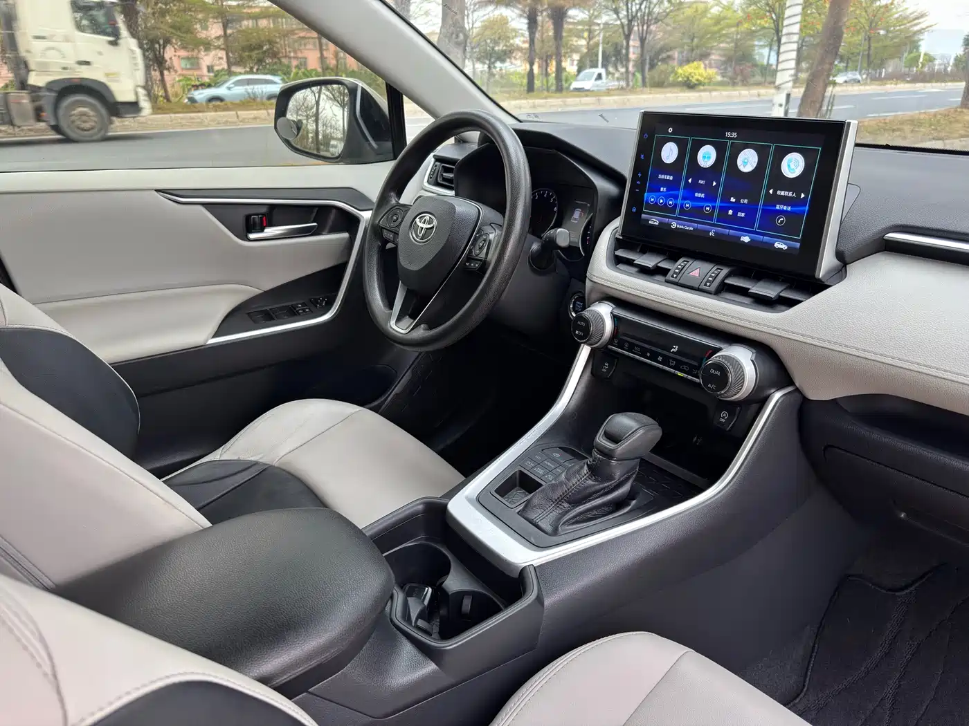 Toyota Wildlander 2020 2.0L CVT AWD Luxury Edition фото 10