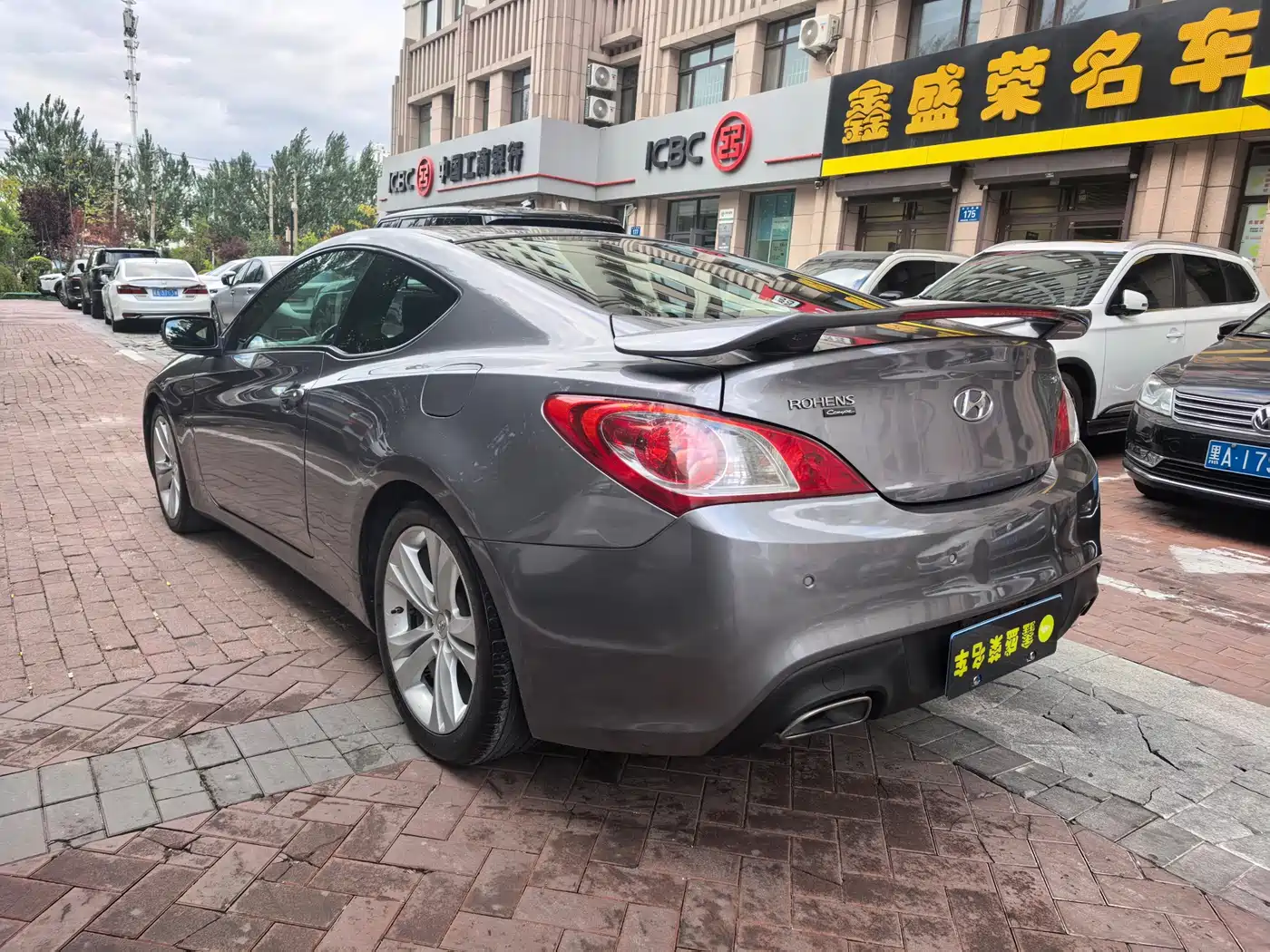 Hyundai Genesis Coupe 2009 2.0T Automatic Elegant Edition фото 6