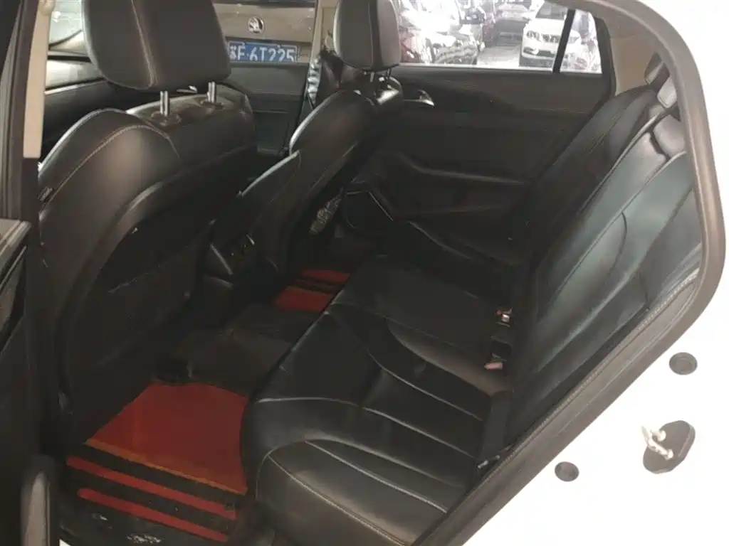 Hongqi H5 2018 30TD Dynamic Edition фото 17