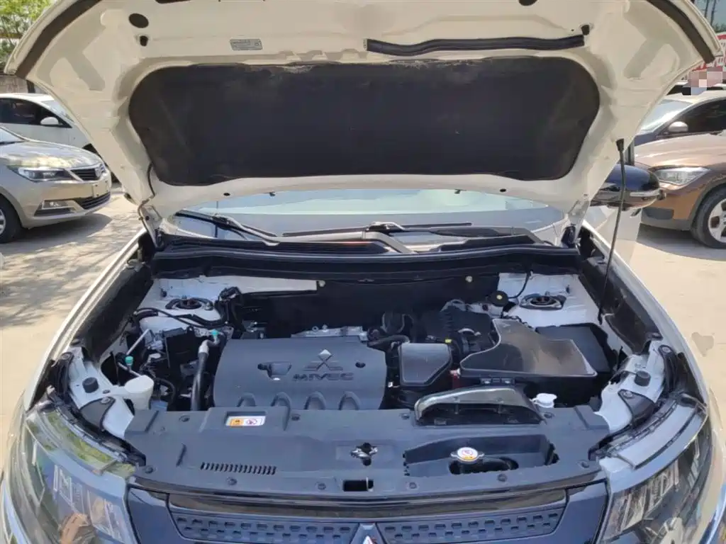 Mitsubishi Outlander 2021 2.4L 4WD Yaodong Edition 5-seater фото 20