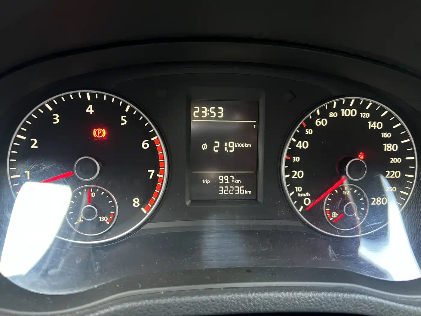 Volkswagen Passat 2014 1.4TSI Manual Luxury Edition фото 17