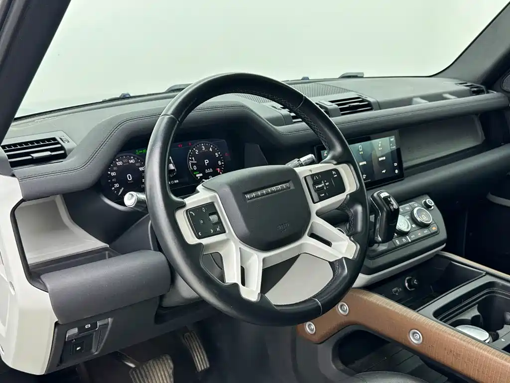 Land Rover Defender NEV 2021 2022 110 P400e