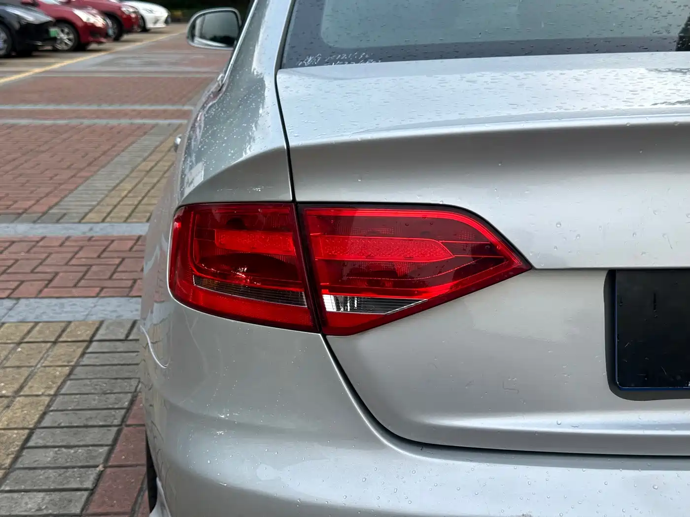 Audi A4L 2010 2.0 TFSI Comfort фото 10