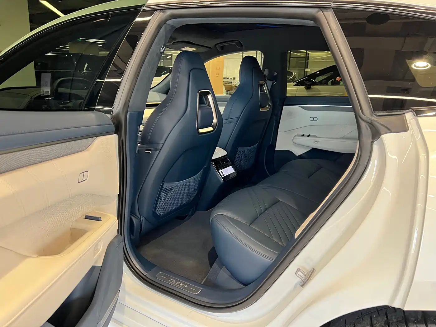 ZEEKR EXTREME KRYPTON 001