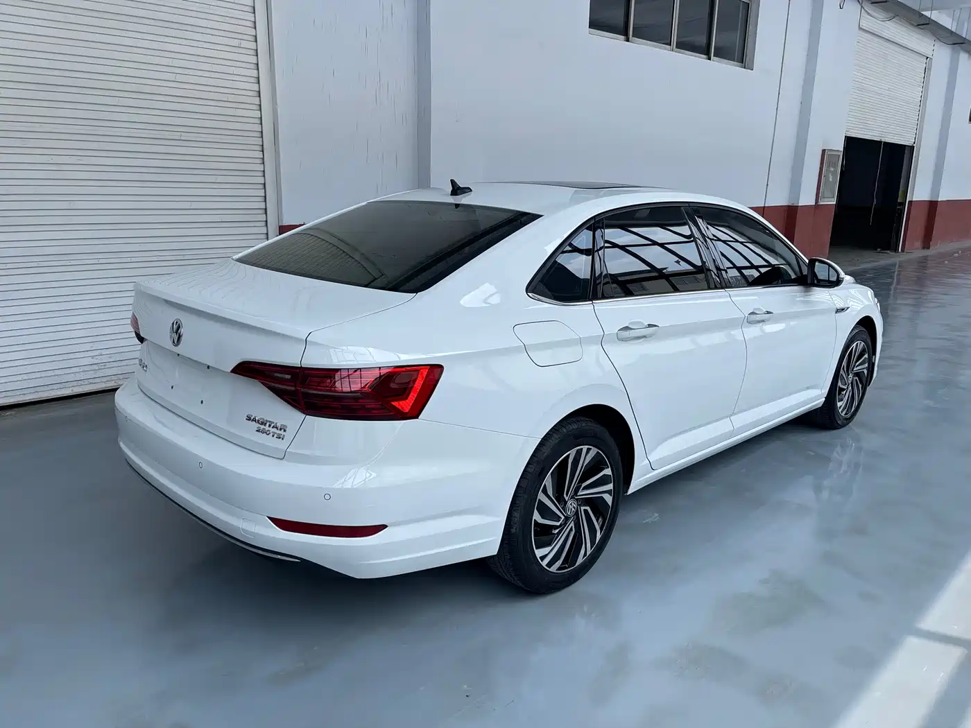 VOLKSWAGEN SAGITAR