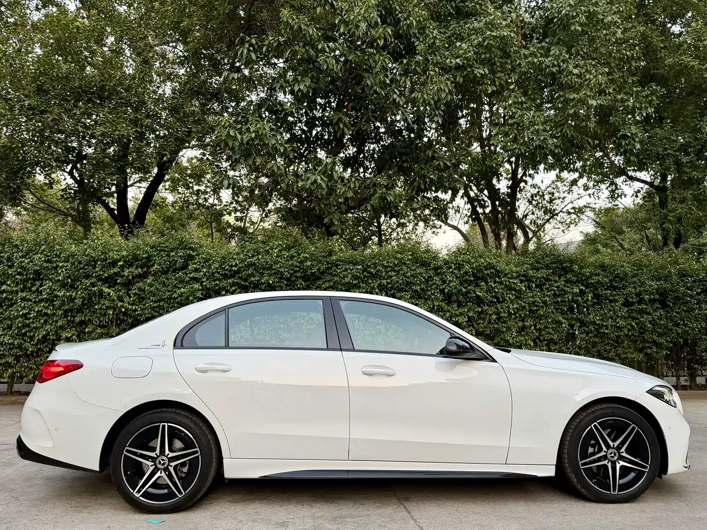 Mercedes-Benz C-Class 2024 C 260 L Night Edition Sport фото 3
