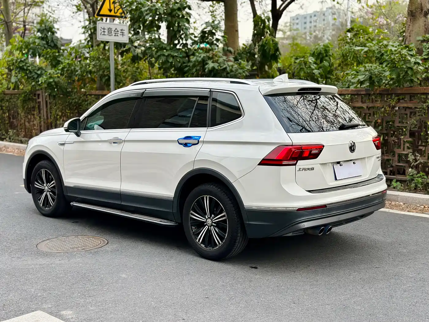 Volkswagen Tiguan L 2019 330TSI Automatic 2WD Panorama Comfort Edition China VI фото 4