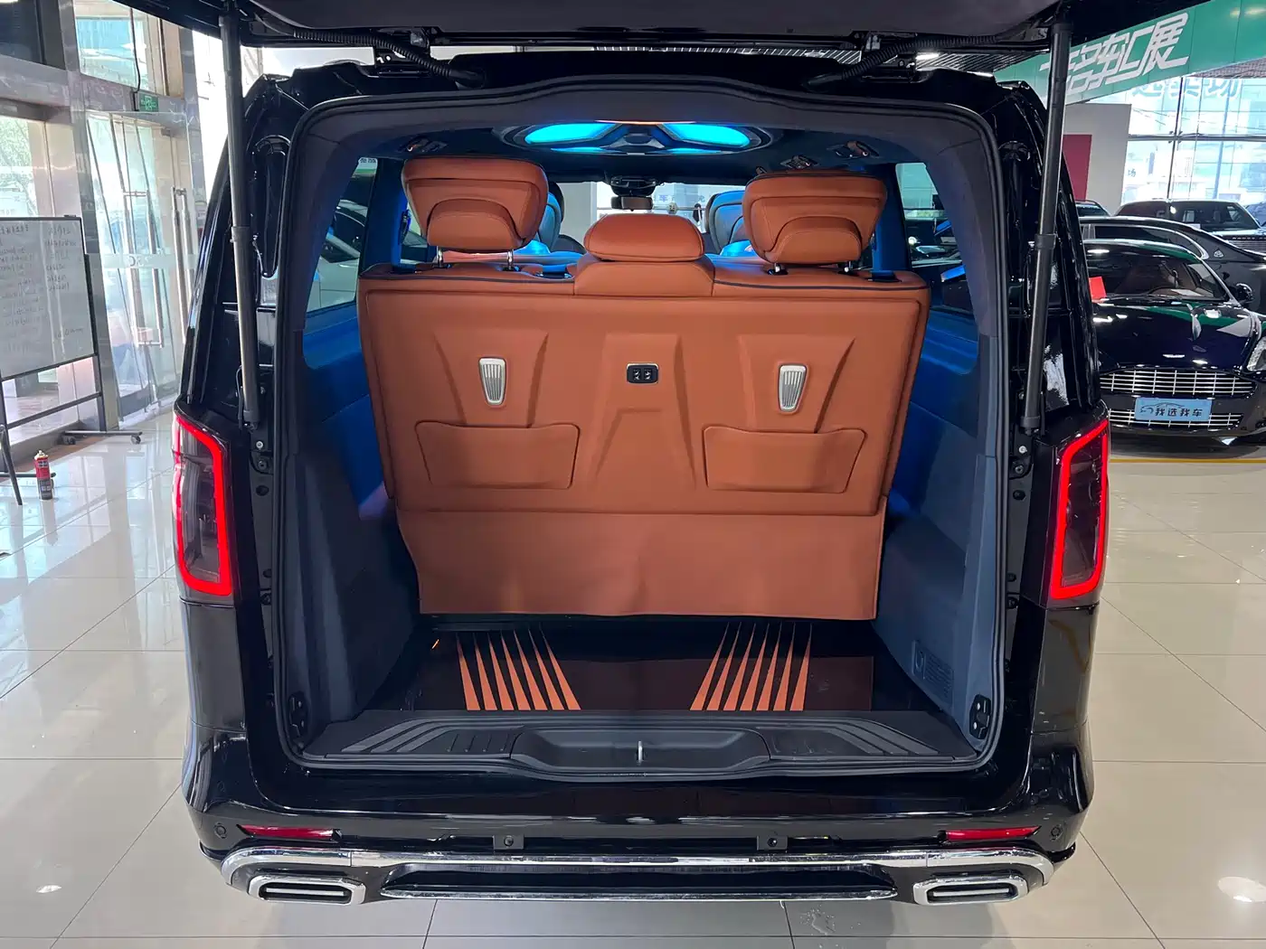 Mercedes-Benz Vito 2023 2.0T Elite 7-Seater фото 26