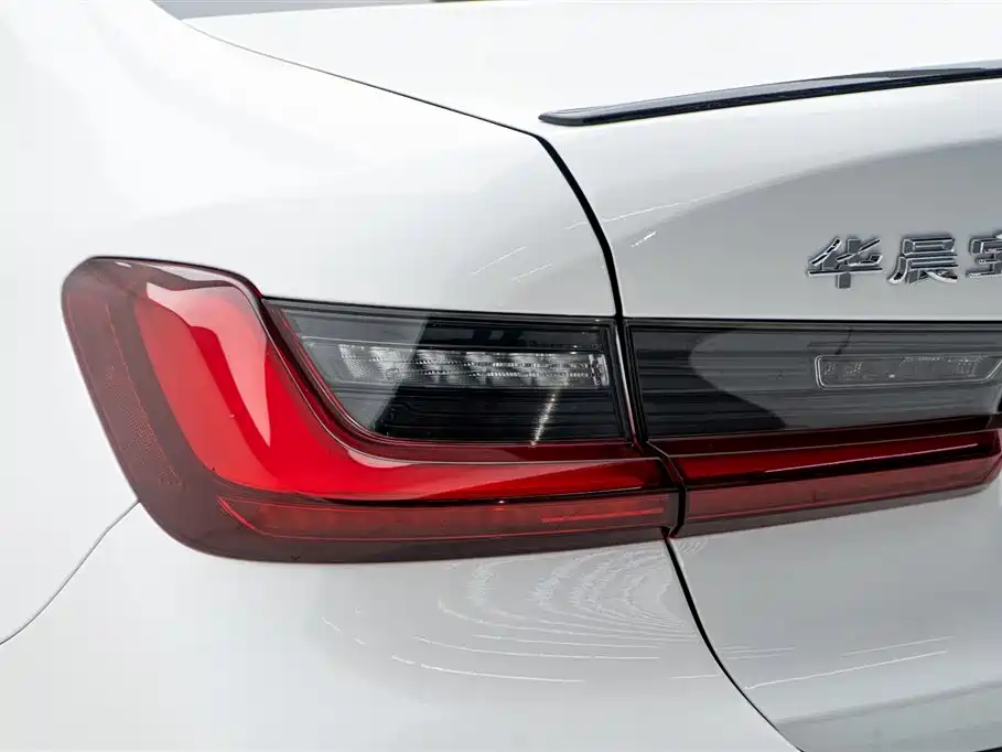 BMW 3 Series 2024 325Li M Sport Shadowline Package фото 11