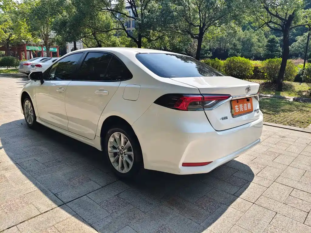 Фото 6 - Toyota Corolla