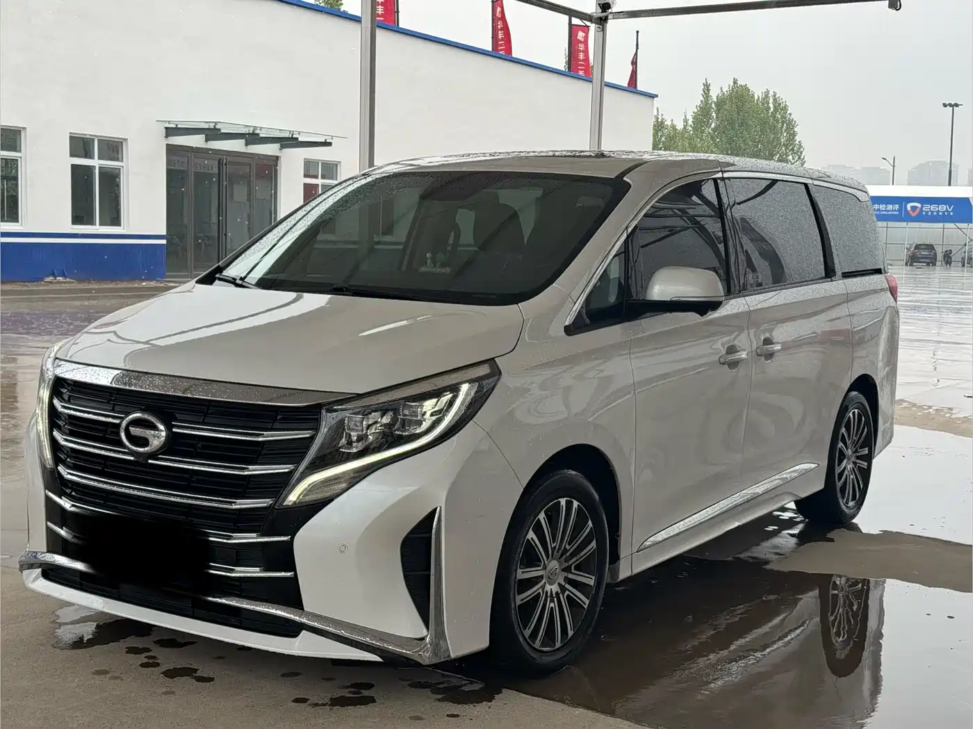 GAC Trumpchi Trumpchi M8 2023 Leading Series 390T Ultimate Edition