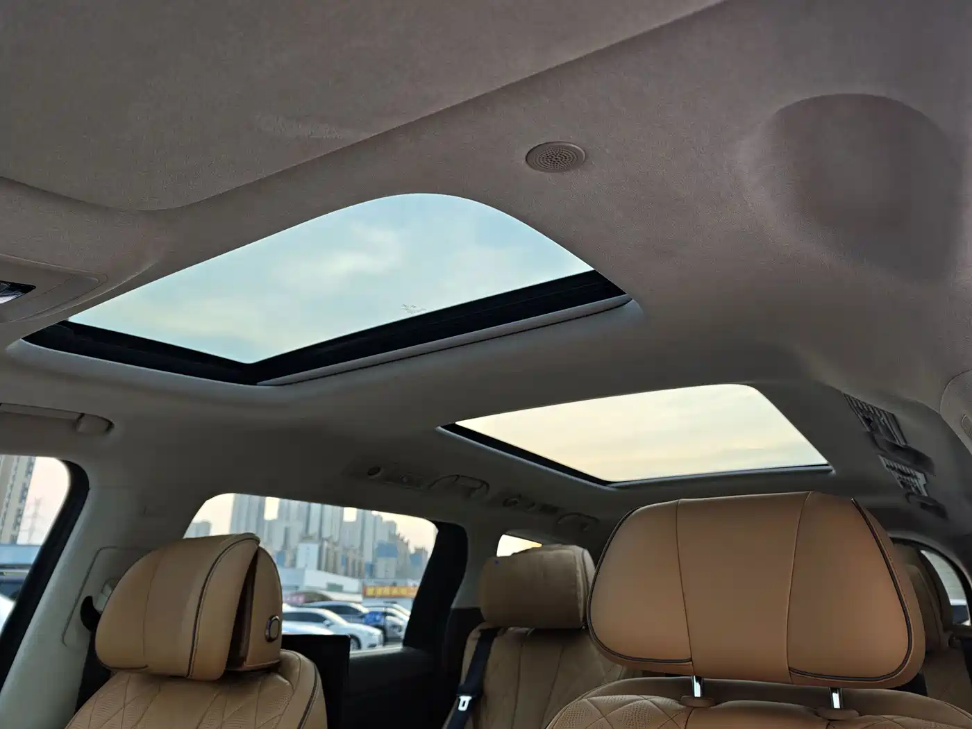 Denza D9 2023 2022 DM-i 970 AWD Flagship