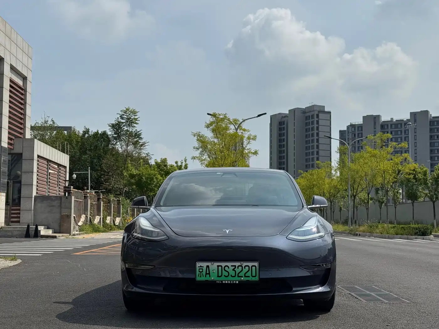 Tesla Model 3 (Import) 2019 2019 Long Range All-Wheel Drive Edition