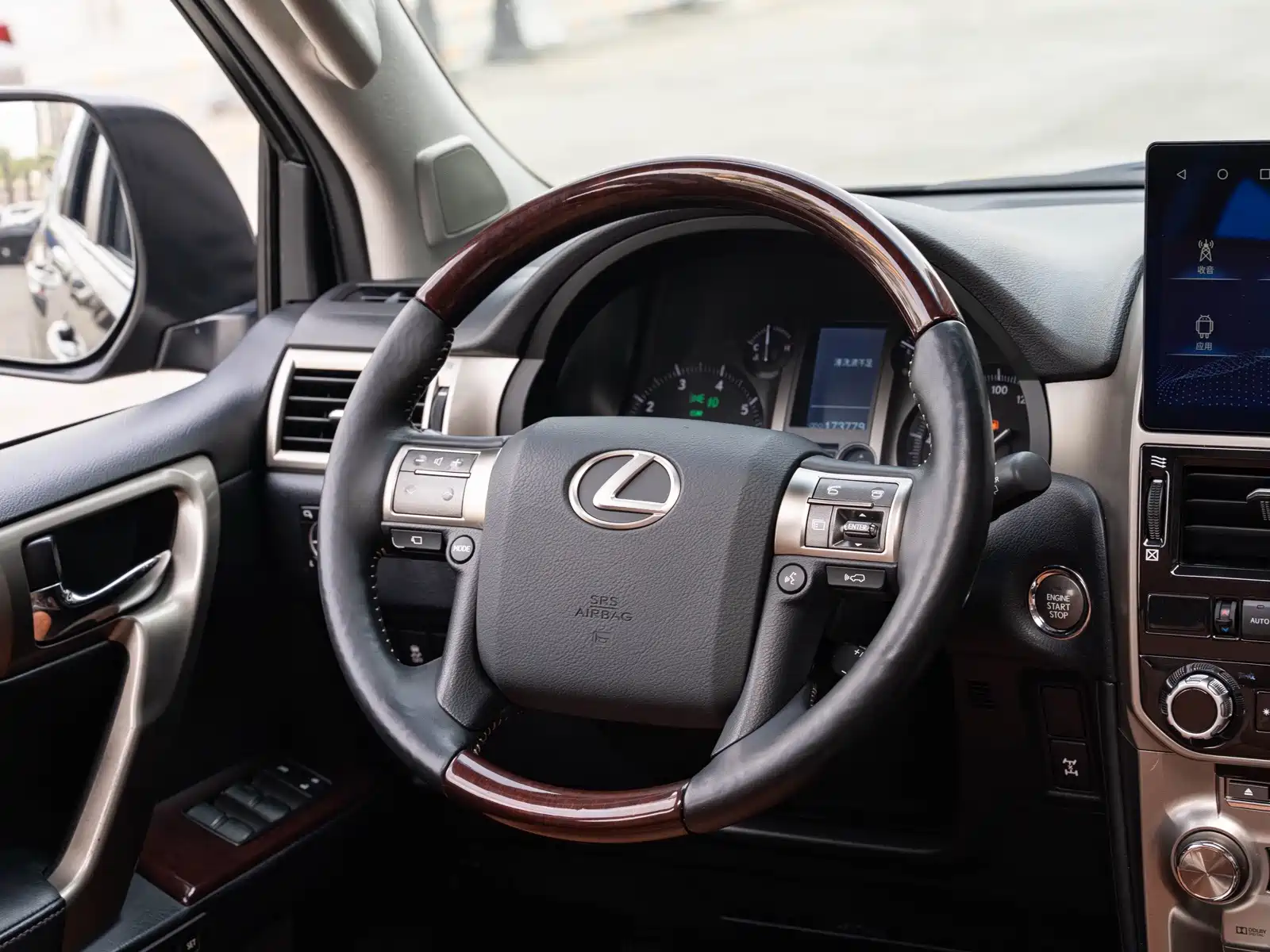 Фото 15 - Lexus GX
