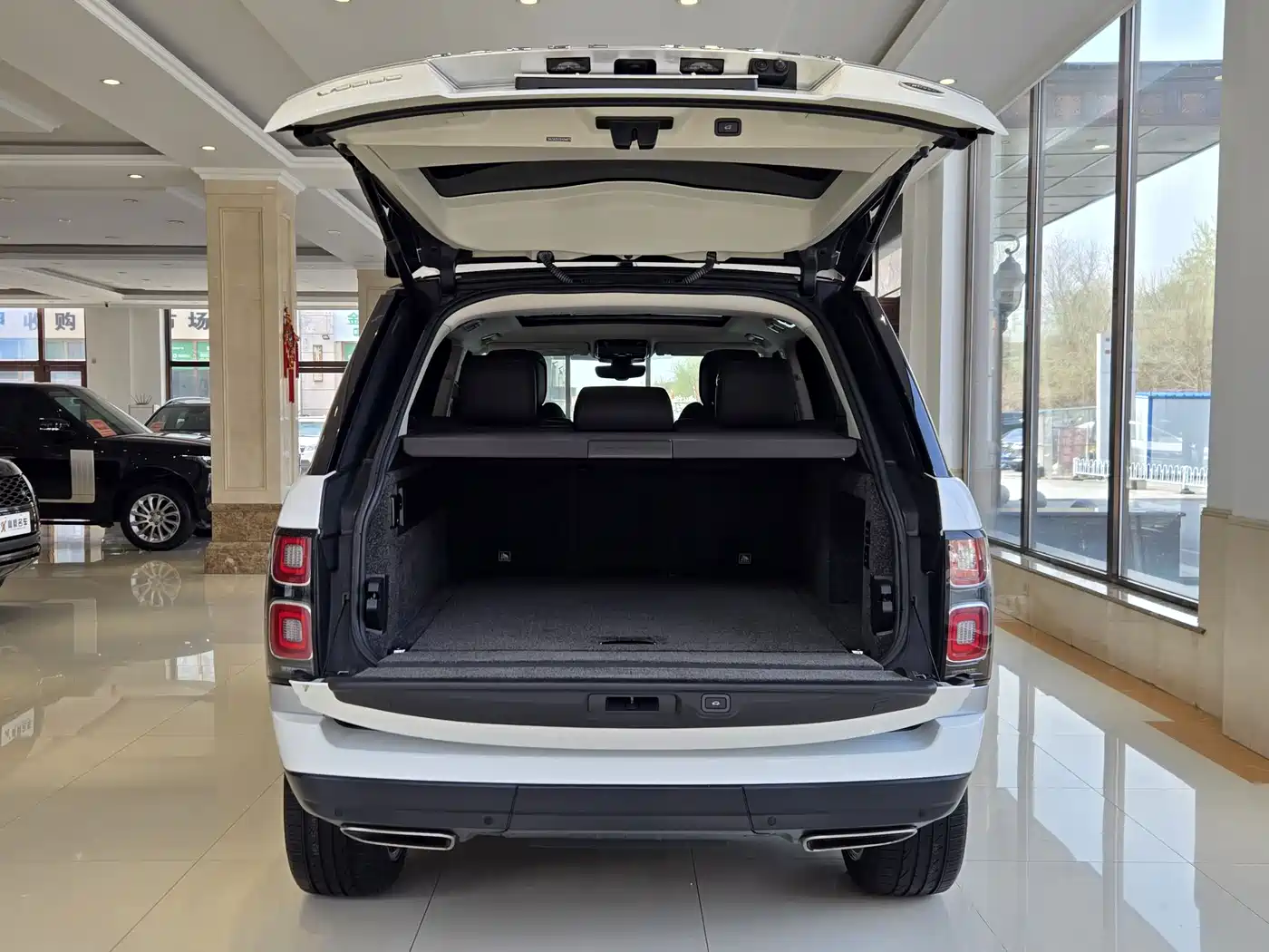 Land Rover Range Rover 2019 3.0 SCV6 Heritage Edition фото 7