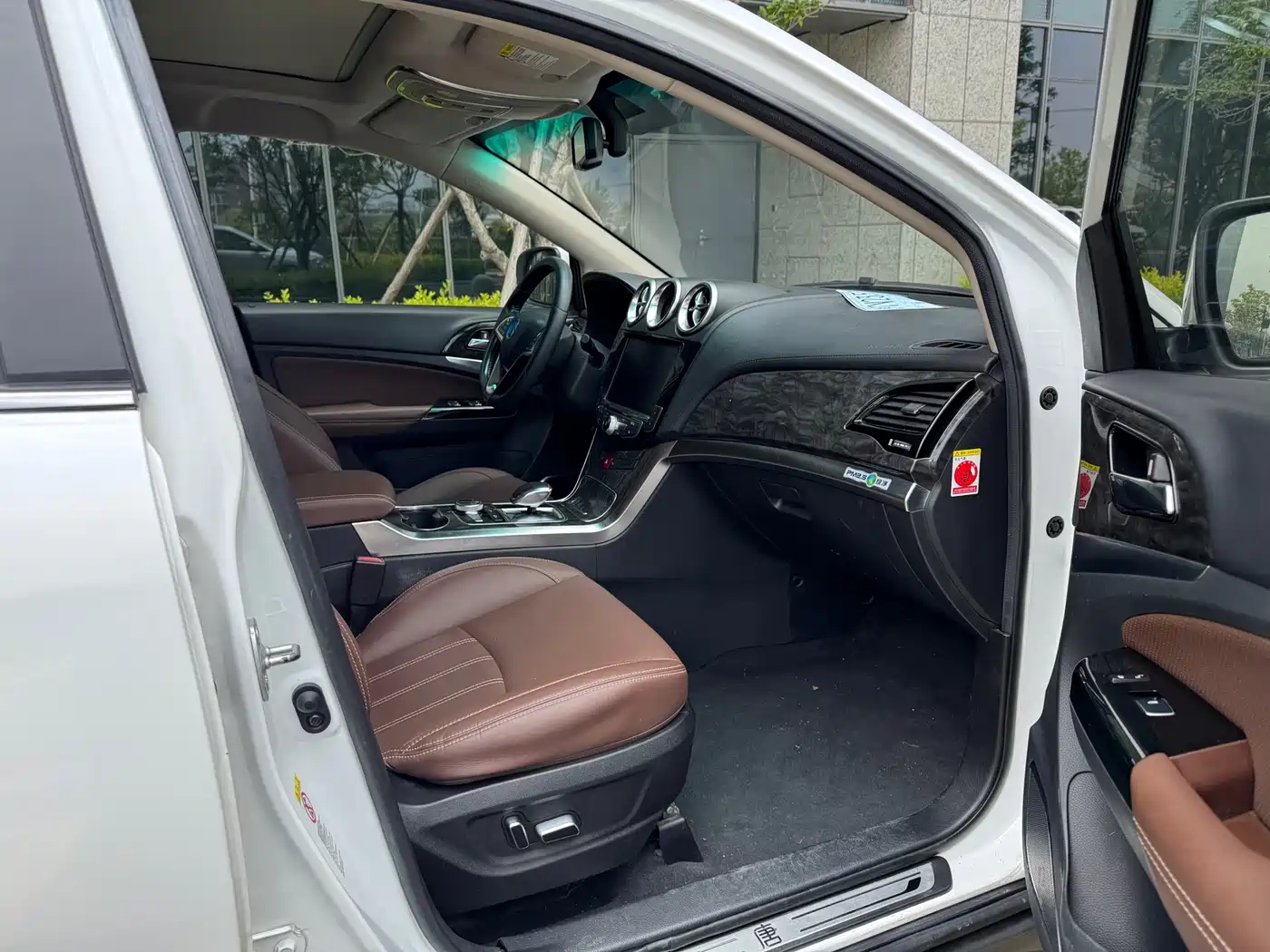 BYD Tang New Energy 2017 Model 2.0T Full-time 4WD Elegance фото 12