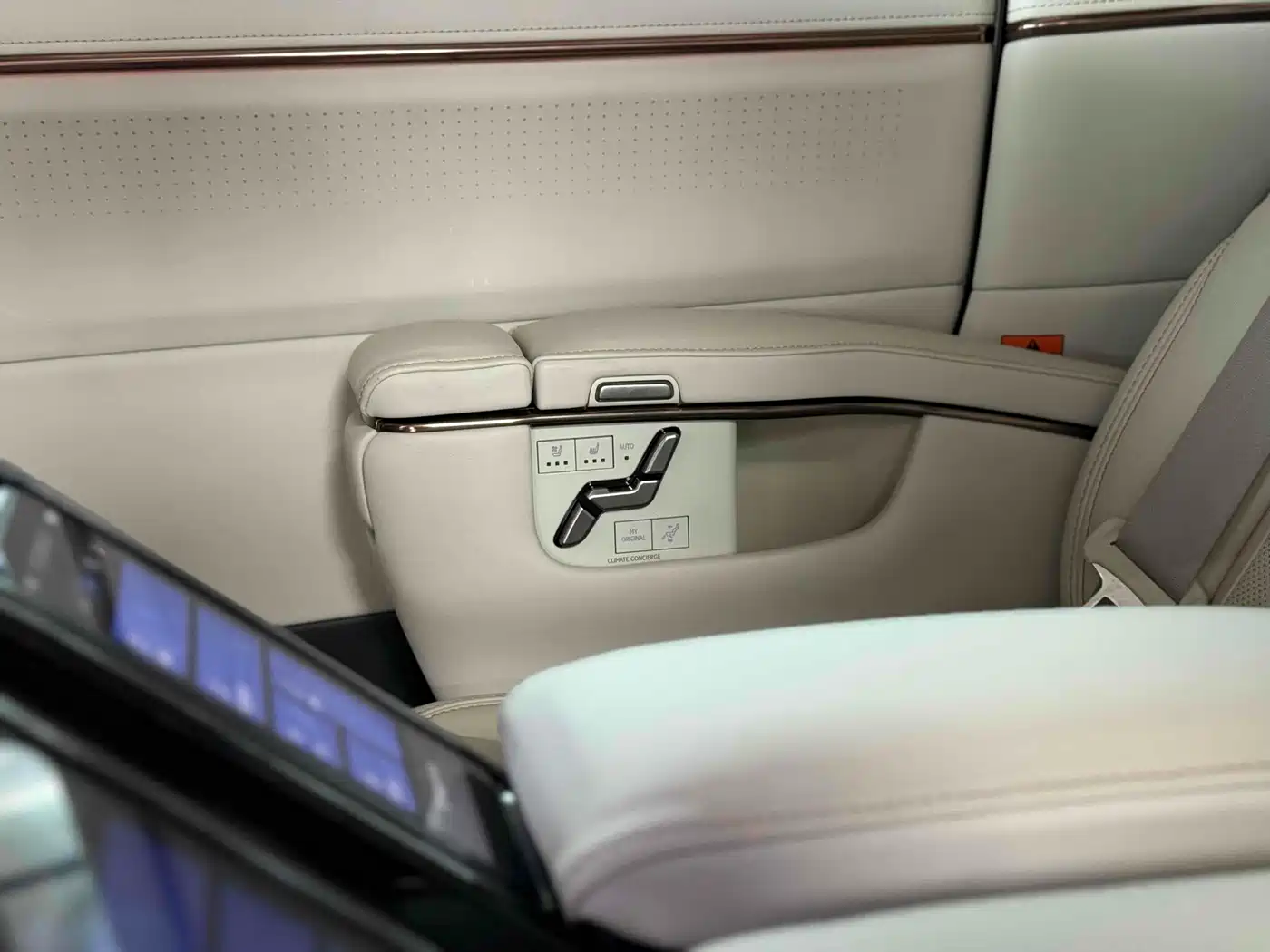 Lexus LM 2024 2023 350h 7-Seater Elegance Edition