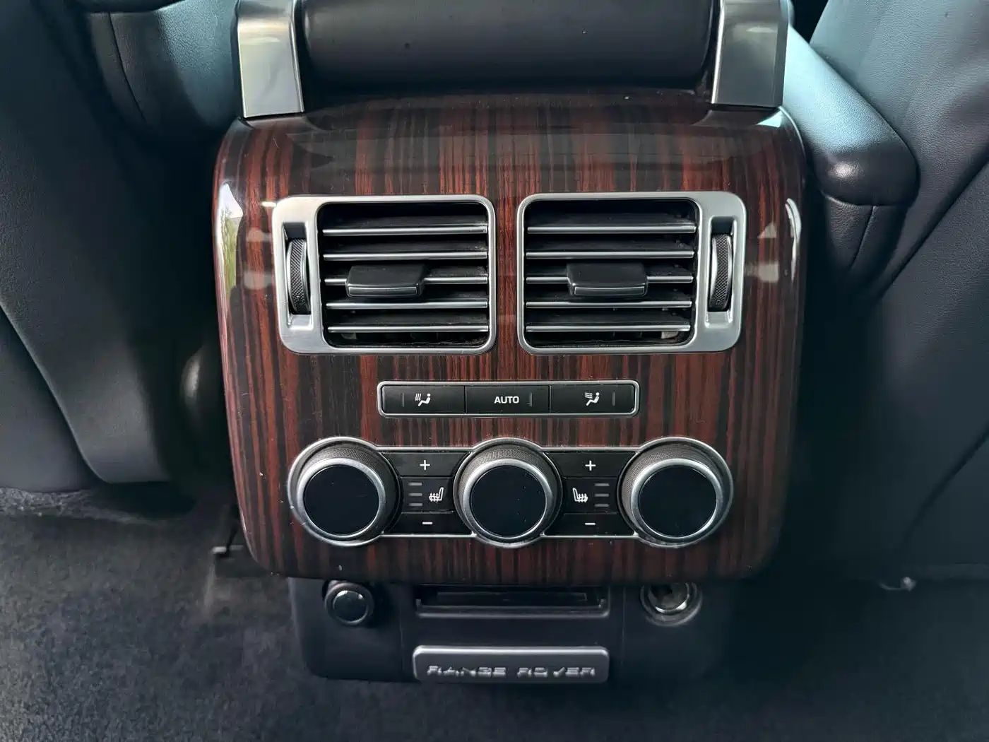 Land Rover Range Rover 2014 3.0 TDV6 Vogue SE фото 24