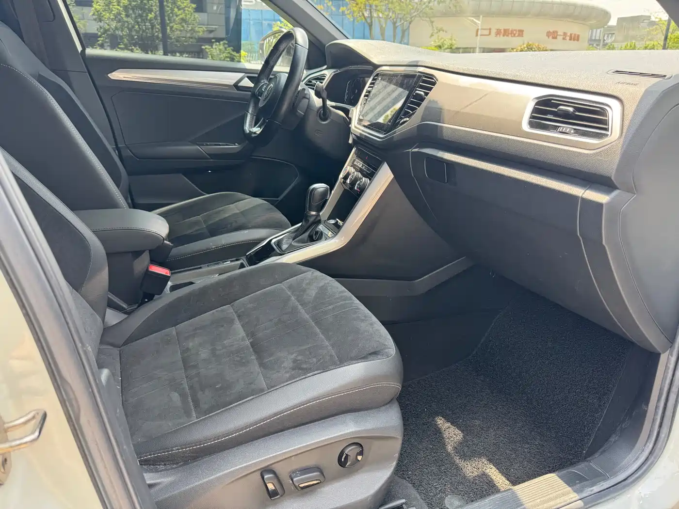 Volkswagen T-ROC 2022 280TSI DSG 2WD R-Line Pro PLUS фото 6