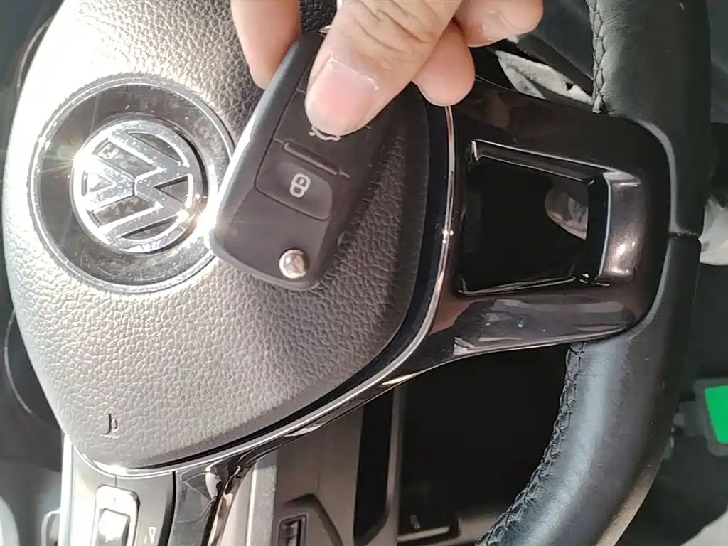 Volkswagen Lavida 2017 1.6L Automatic Comfort Edition фото 9