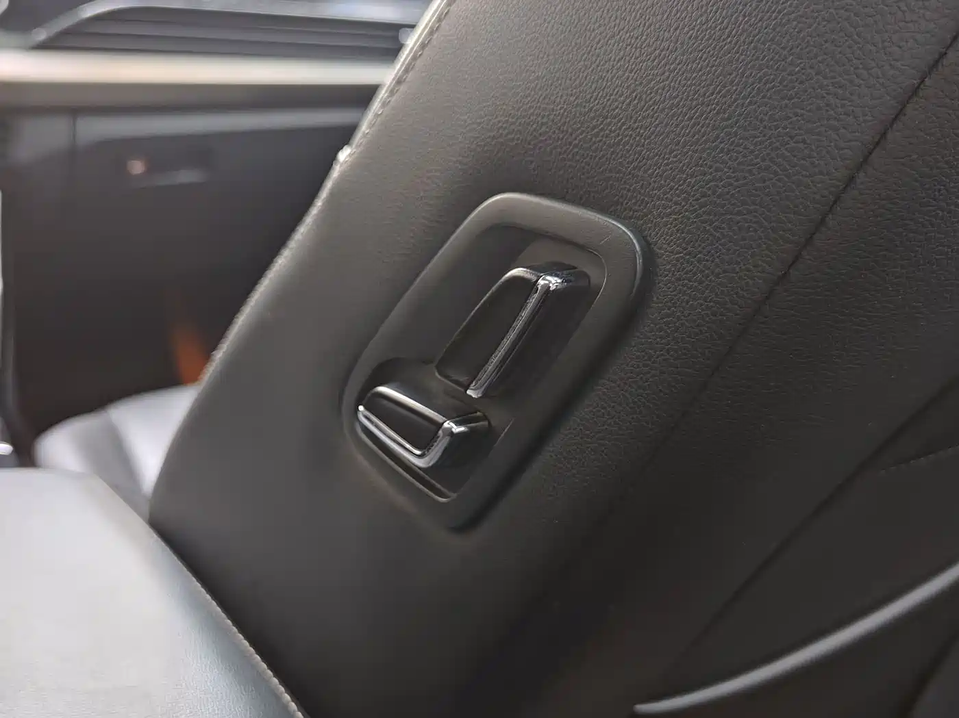 Volkswagen Passat 2021 Model 330TSI Elite Edition фото 12