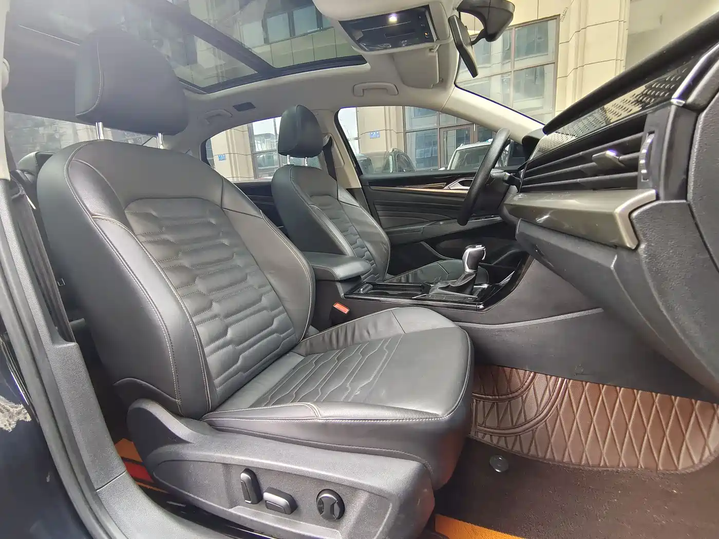 Volkswagen Passat 2021 Model 330TSI Elite Edition фото 13
