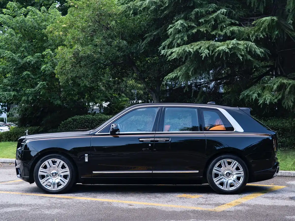 Rolls-Royce Cullinan 2026 2024 4-Seater