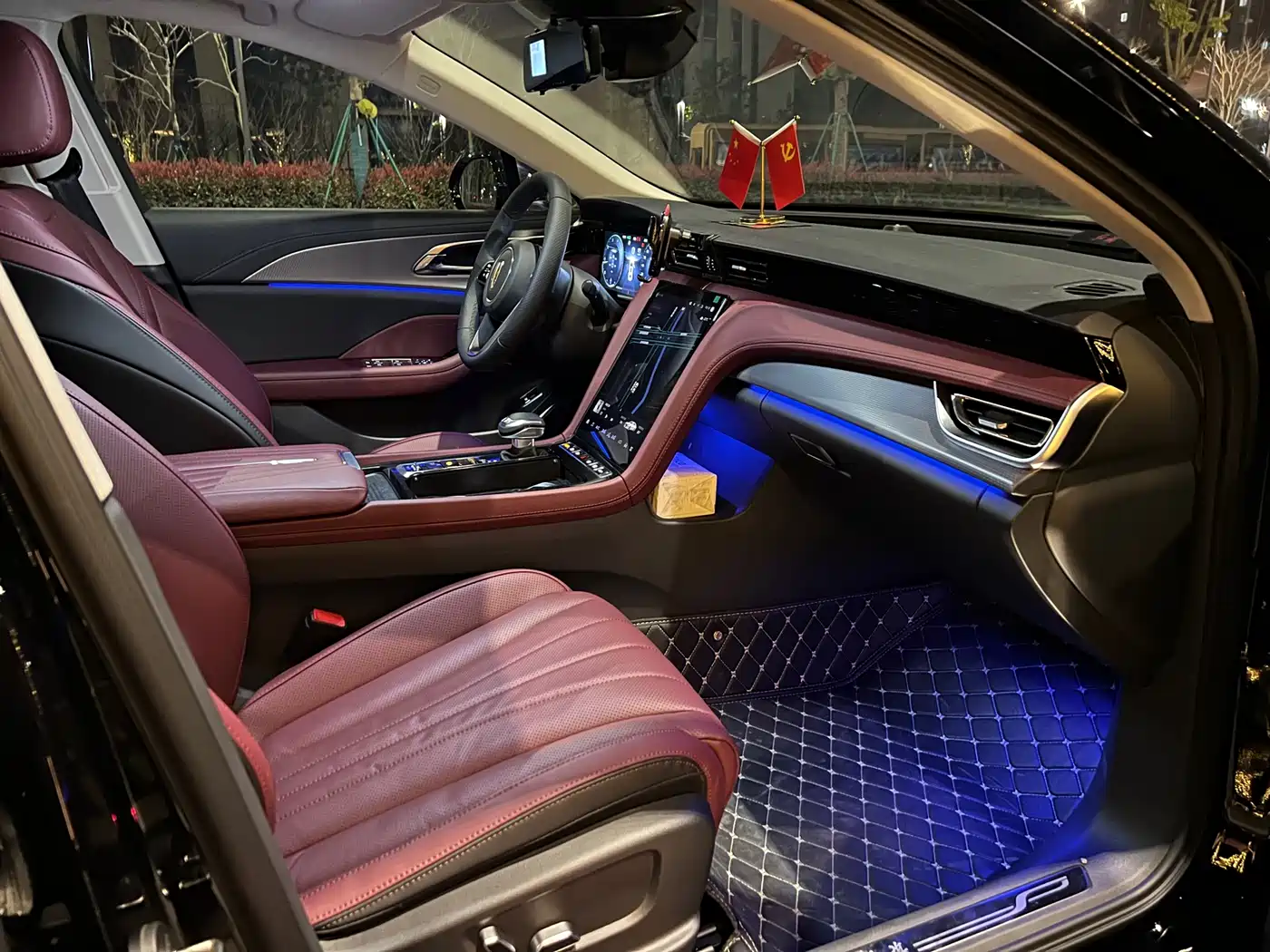 Hongqi H5 2024 2.0T Automatic Smart Connect Flag Smooth Edition фото 8