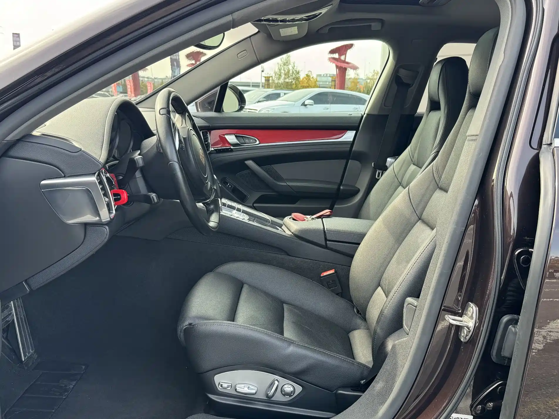 Фото 4 - Porsche Panamera