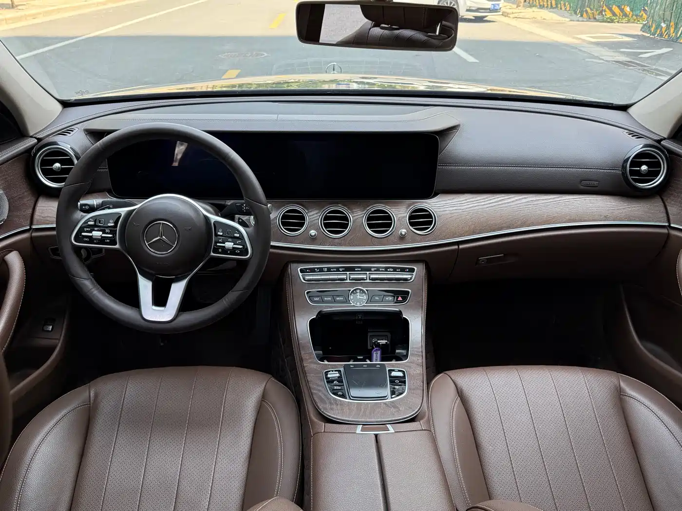 Mercedes-Benz E-Class 2019 E 300 L Luxury фото 8