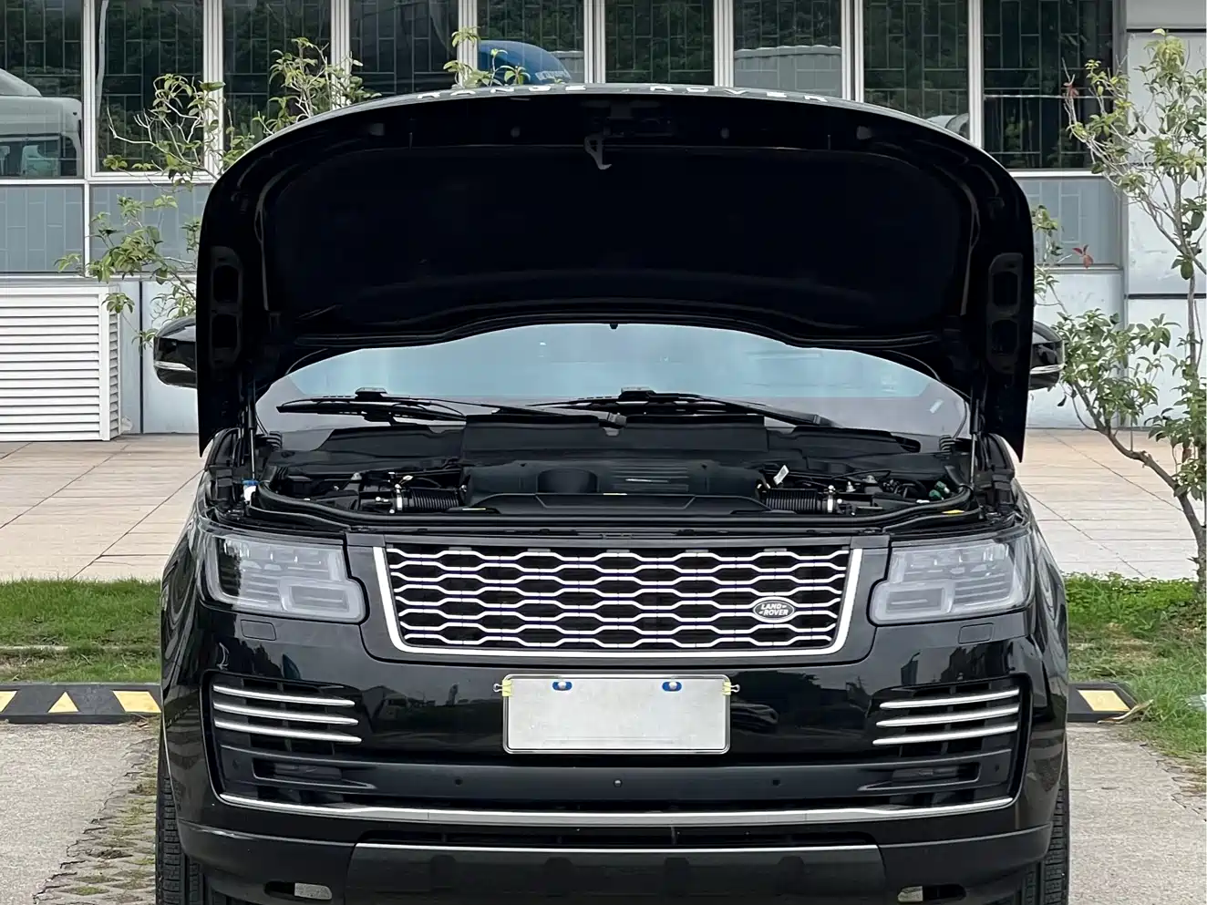 Land Rover Range Rover 2022 3.0 L6 400PS Prestige Genesis Extended Edition фото 8