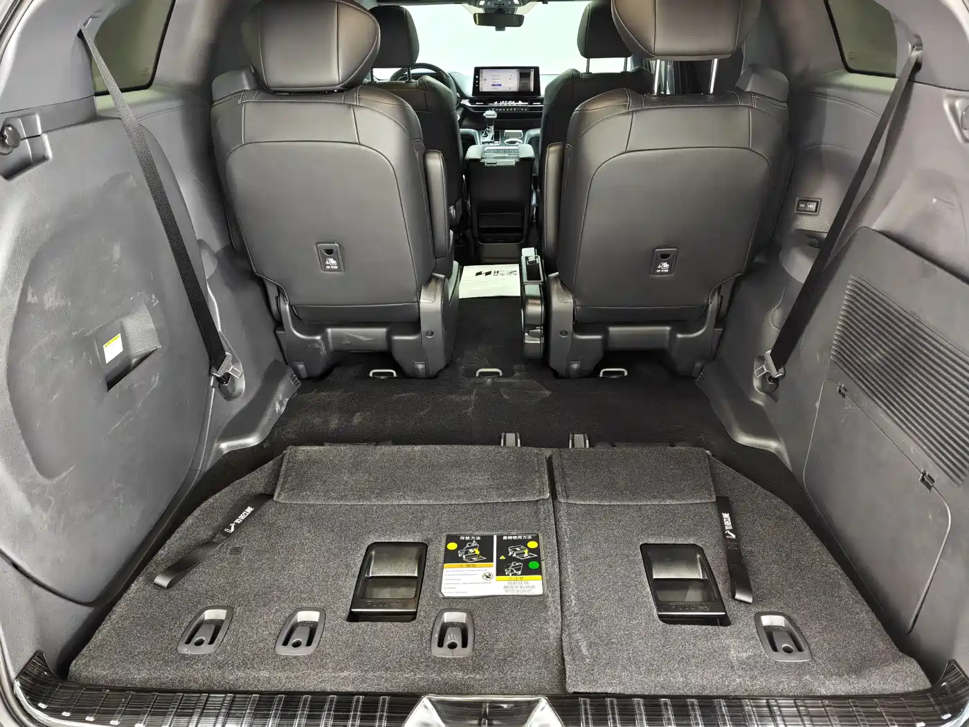 Toyota Sienna 2024 2.5L Hybrid Premium Edition фото 18