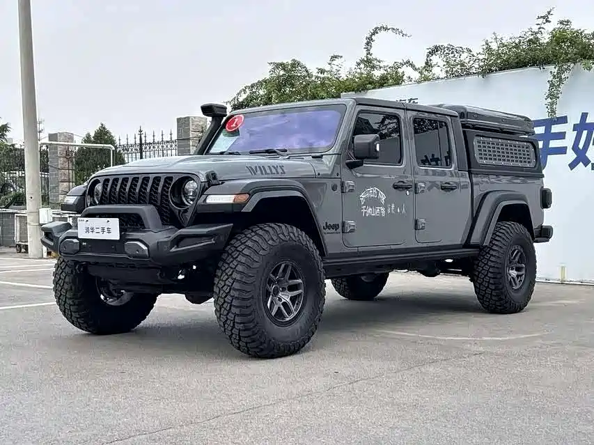 2025 Jeep Gladiator
