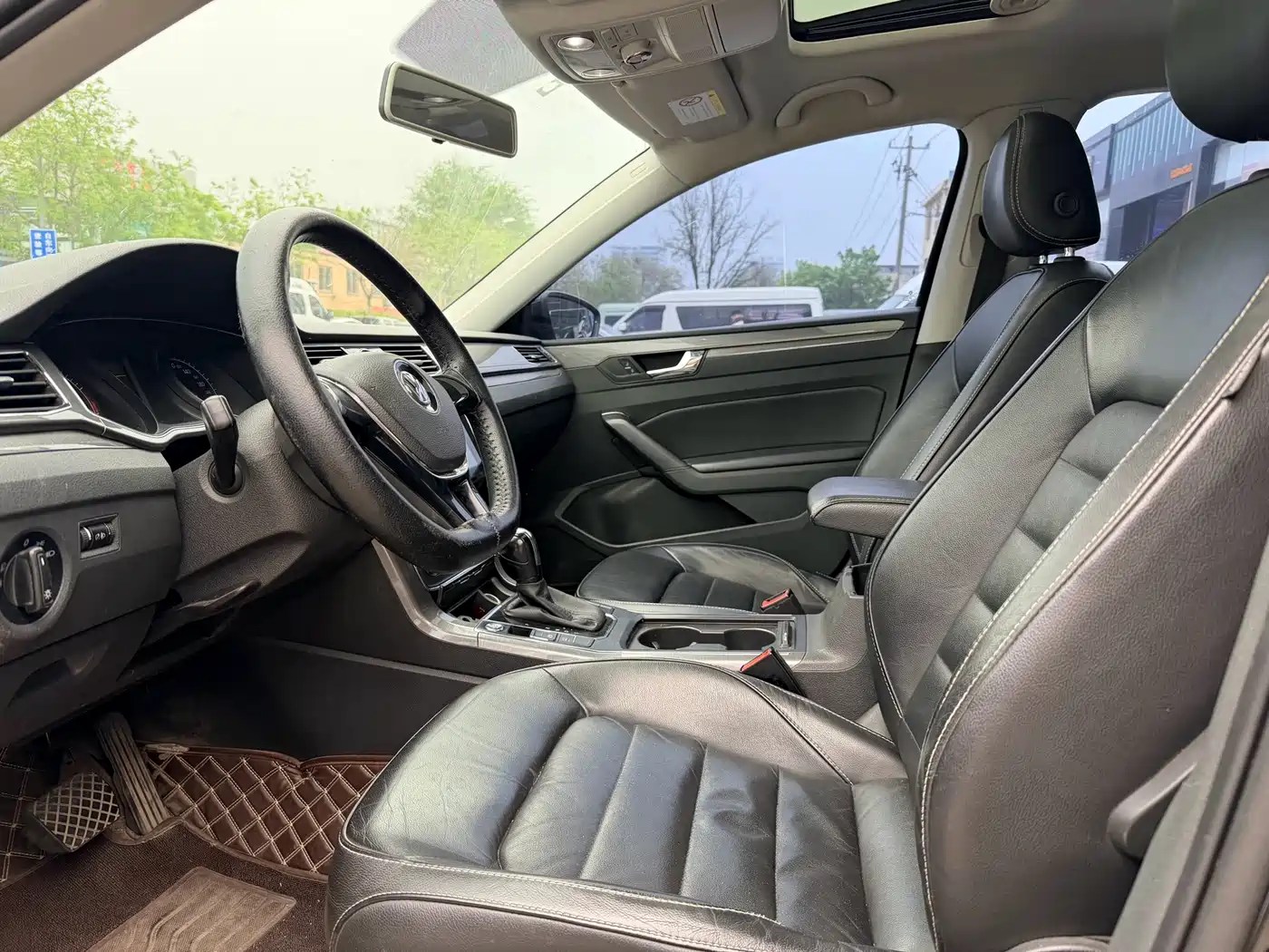 Volkswagen Passat 2015 1.8TSI Automatic Prestige Edition фото 9