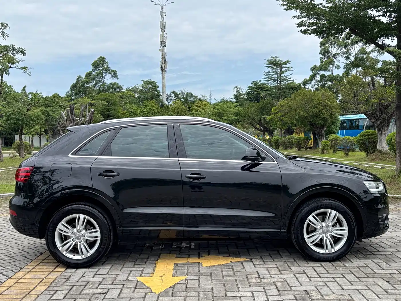 Audi Q3 2015 30 TFSI Comfort фото 3