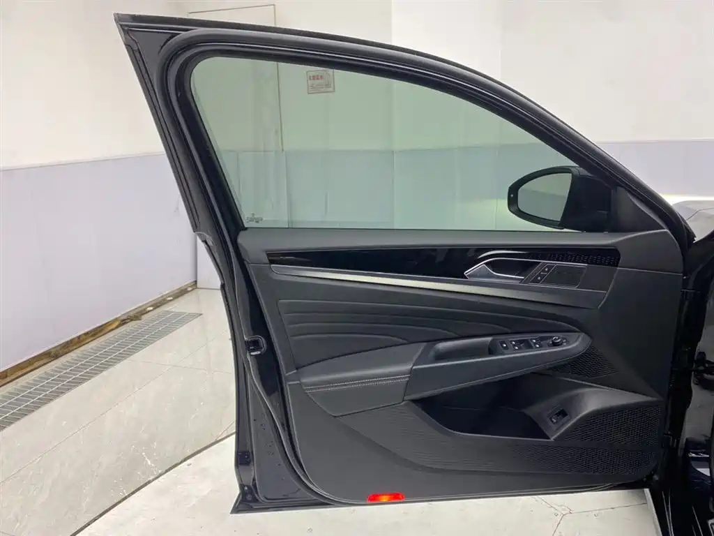 Volkswagen Passat 2023 Facelift 330TSI Starlight Elite Edition фото 16