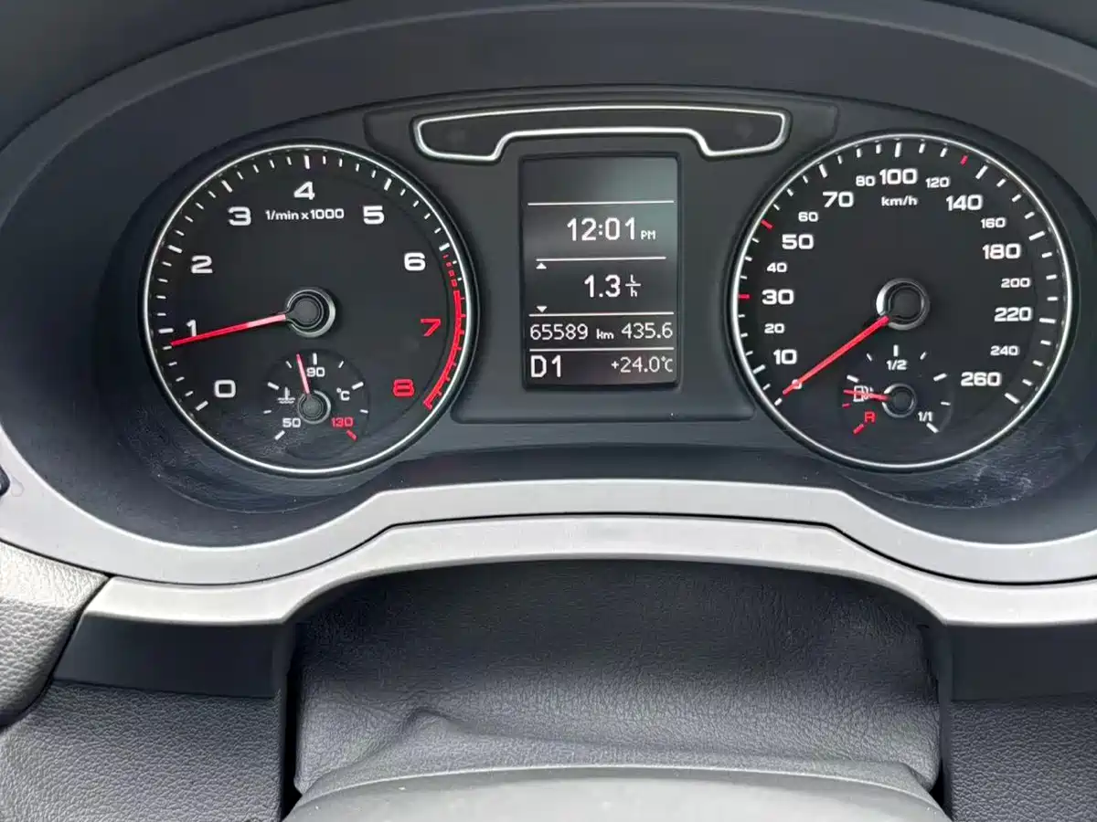 Audi Q3 2015 30 TFSI Comfort фото 14