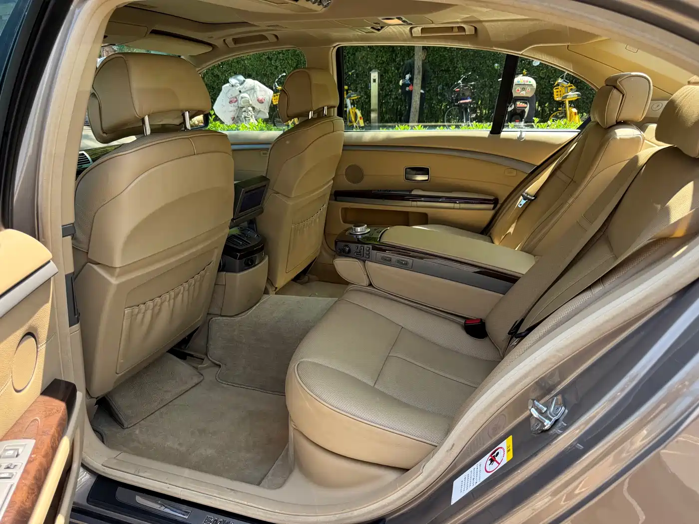 BMW 7 Series 2005 Model 740Li фото 17