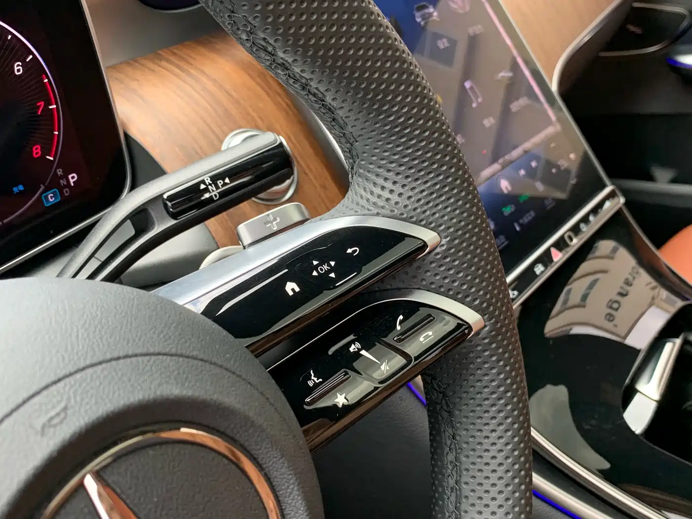 Mercedes-Benz GLC 2024 GLC 300 L 4MATIC Dynamic 5-seater фото 25